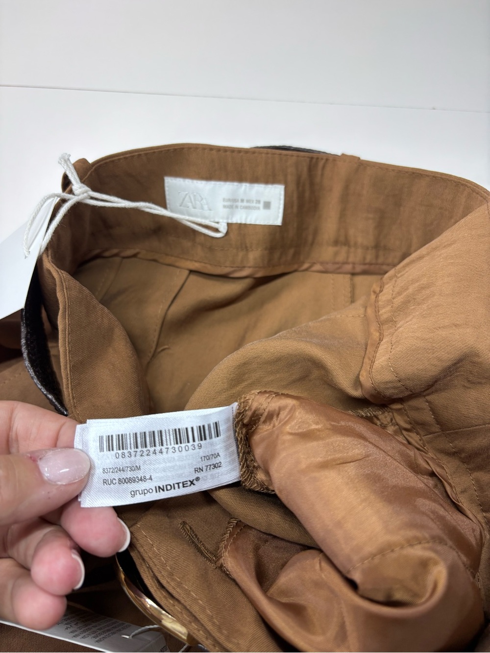 Women's High-Waist Brown Tailored Shorts with Belt - Picture 4 of 15